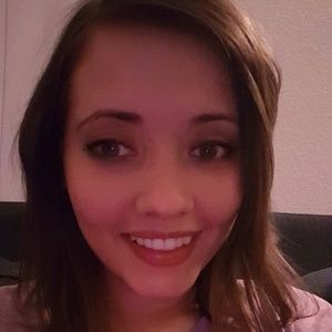 Meet your Posher, Candace